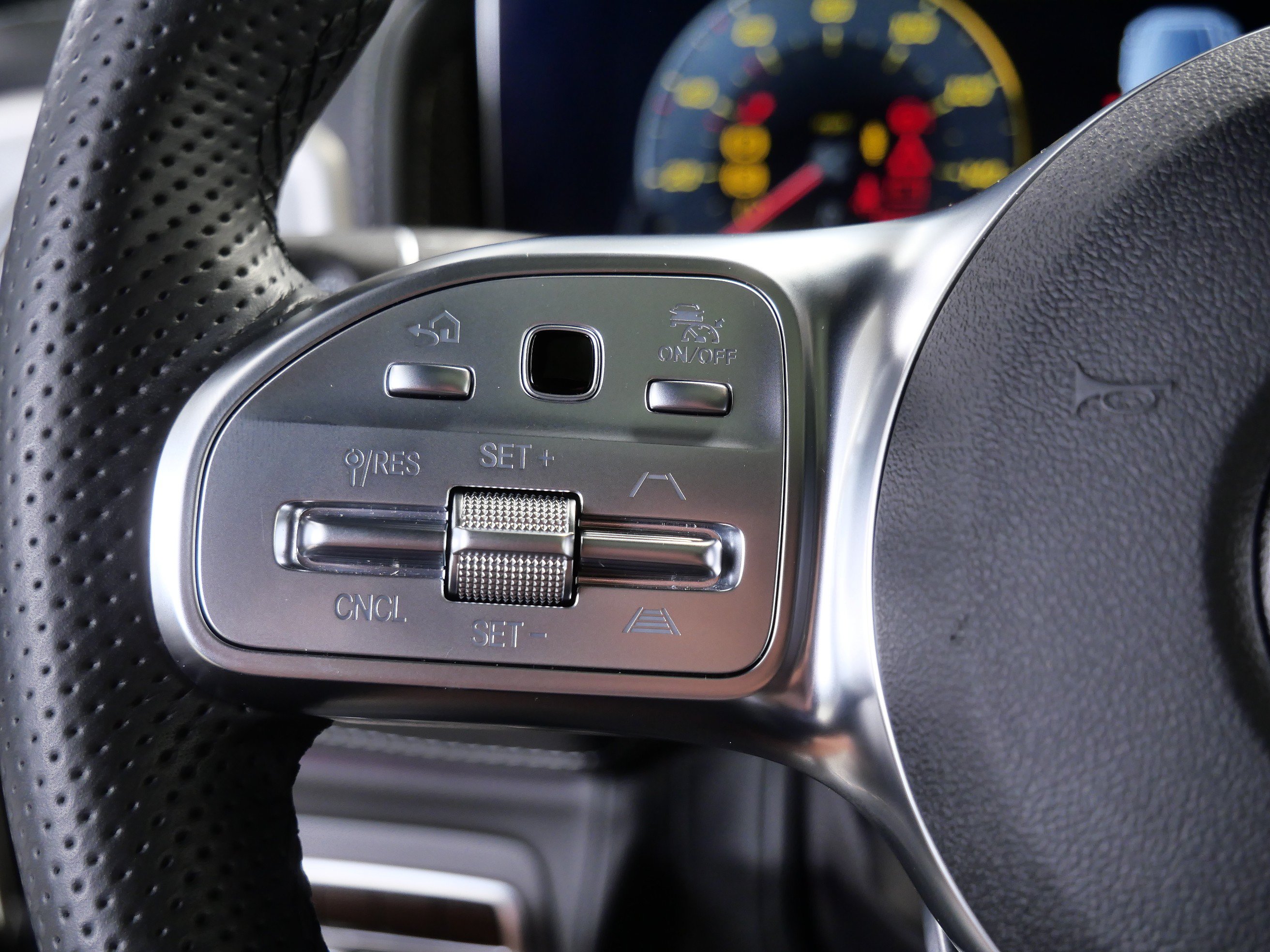 Used 2023 Mercedes-Benz G 550 image 22