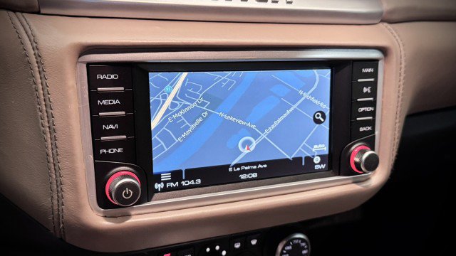 Used 2015 Ferrari California T image 8