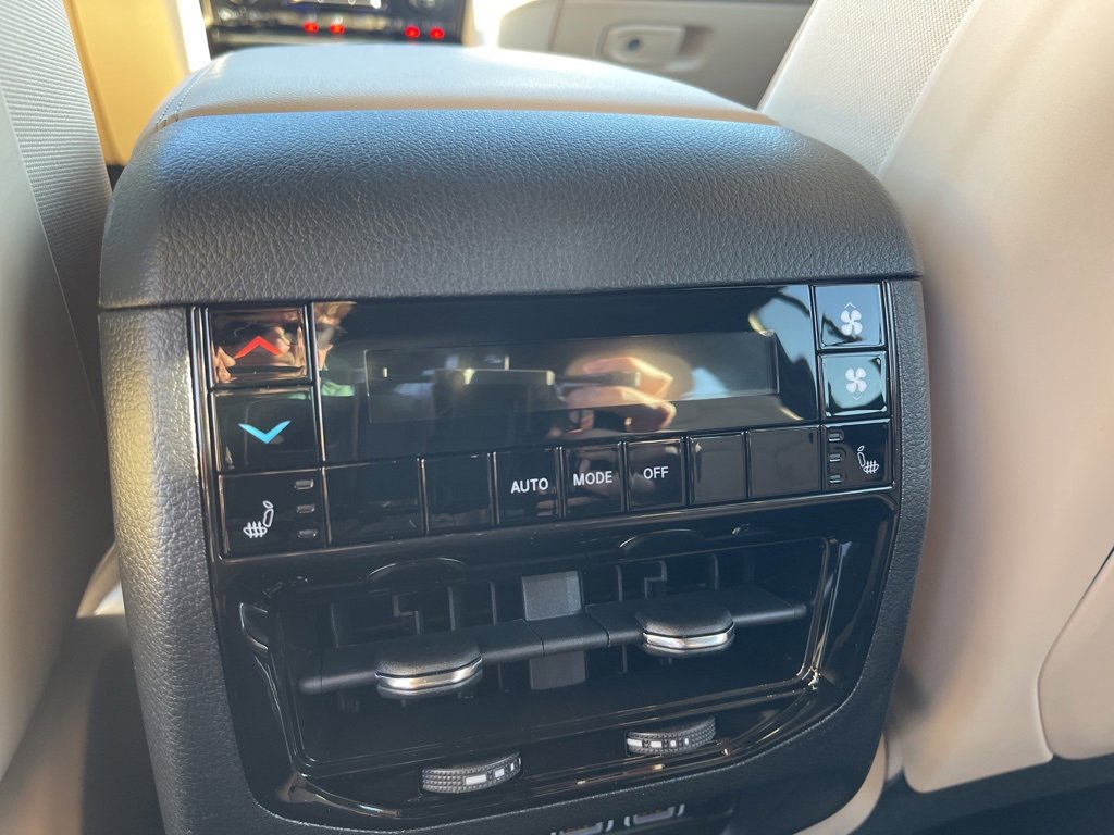 New 2025 Jeep Grand Cherokee L Limited w/ MOPAR Finishing Package image 20