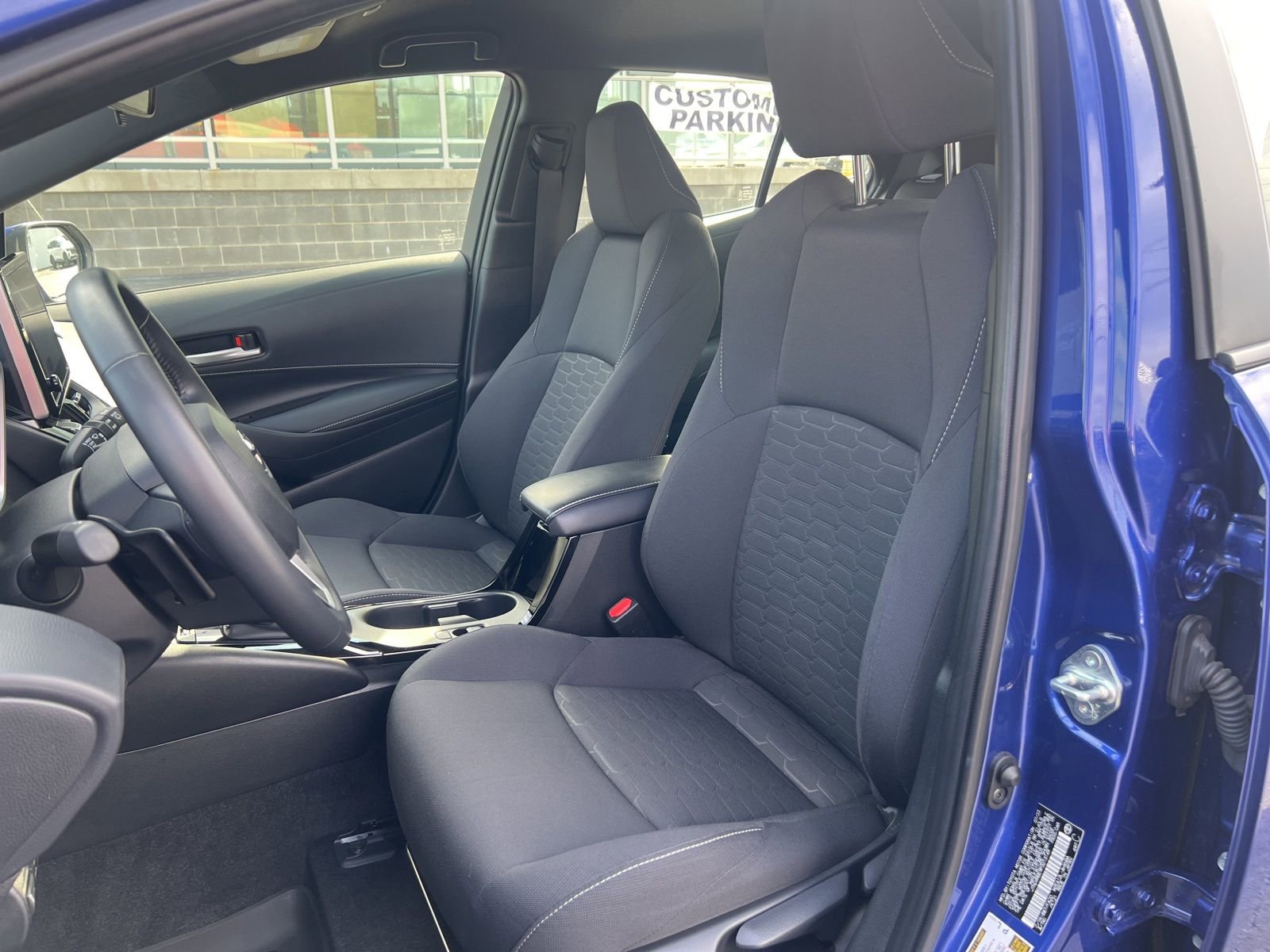 Used 2023 Toyota Corolla SE w/ SE Premium Package image 10