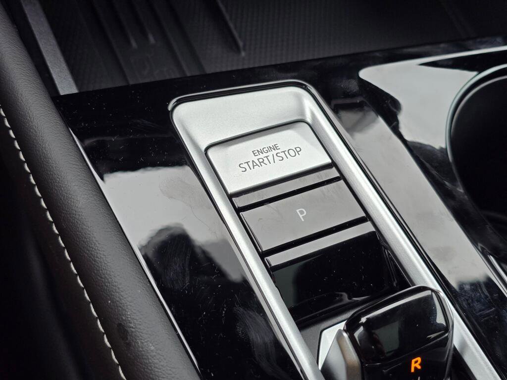 New 2026 Volkswagen Atlas Cross Sport SEL Premium R-Line image 32