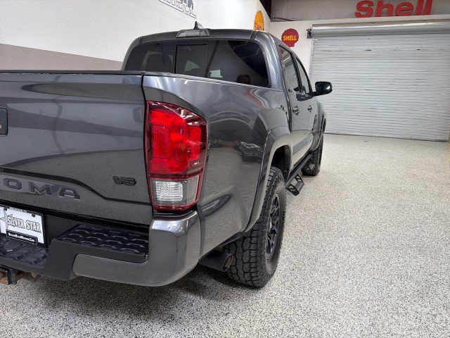Used 2022 Toyota Tacoma SR5 w/ Technology Package image 50
