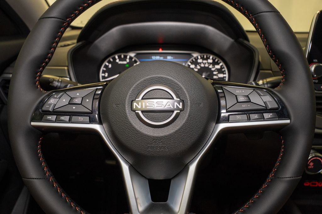 New 2025 Nissan Altima 2.5 SR image 18