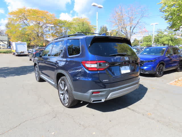 Certified 2024 Honda Pilot Touring image 4