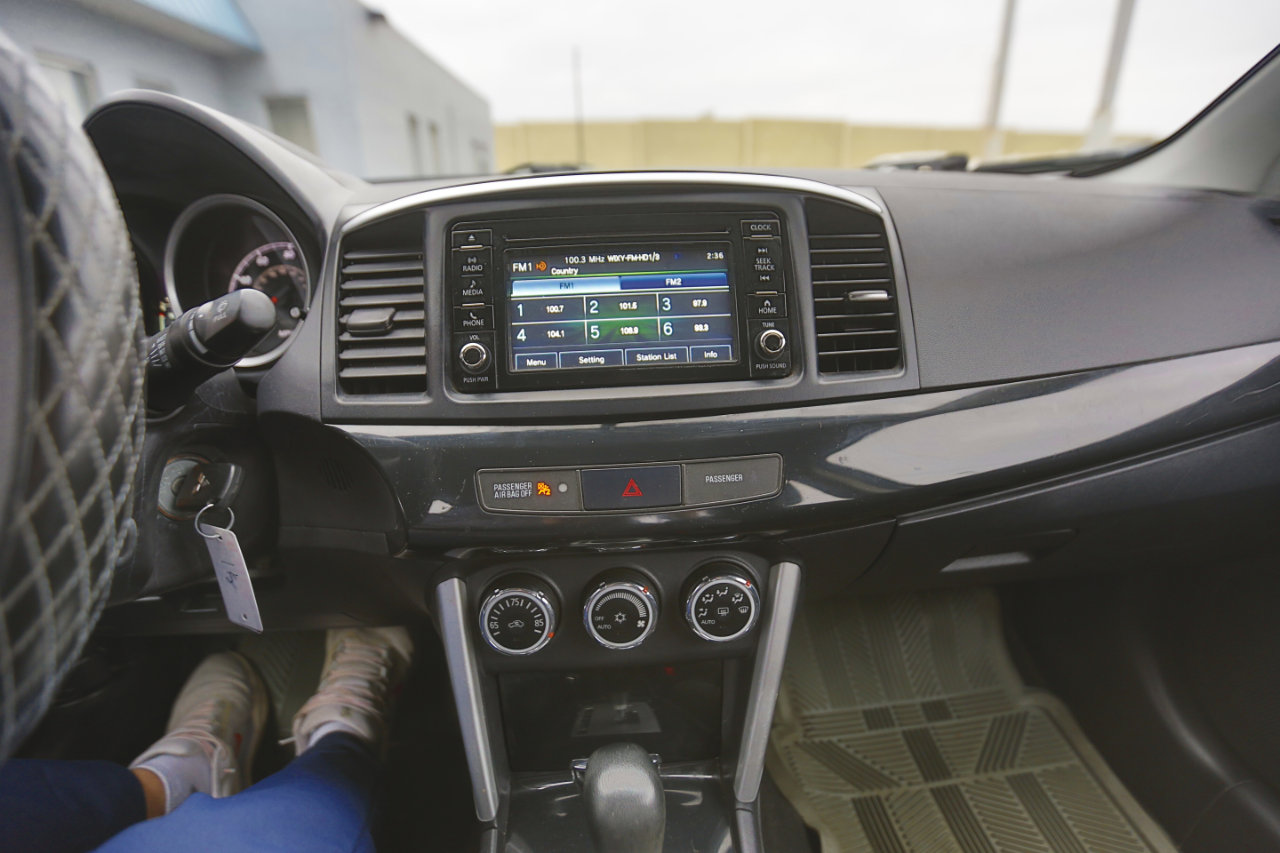 Used 2017 Mitsubishi Lancer ES image 8