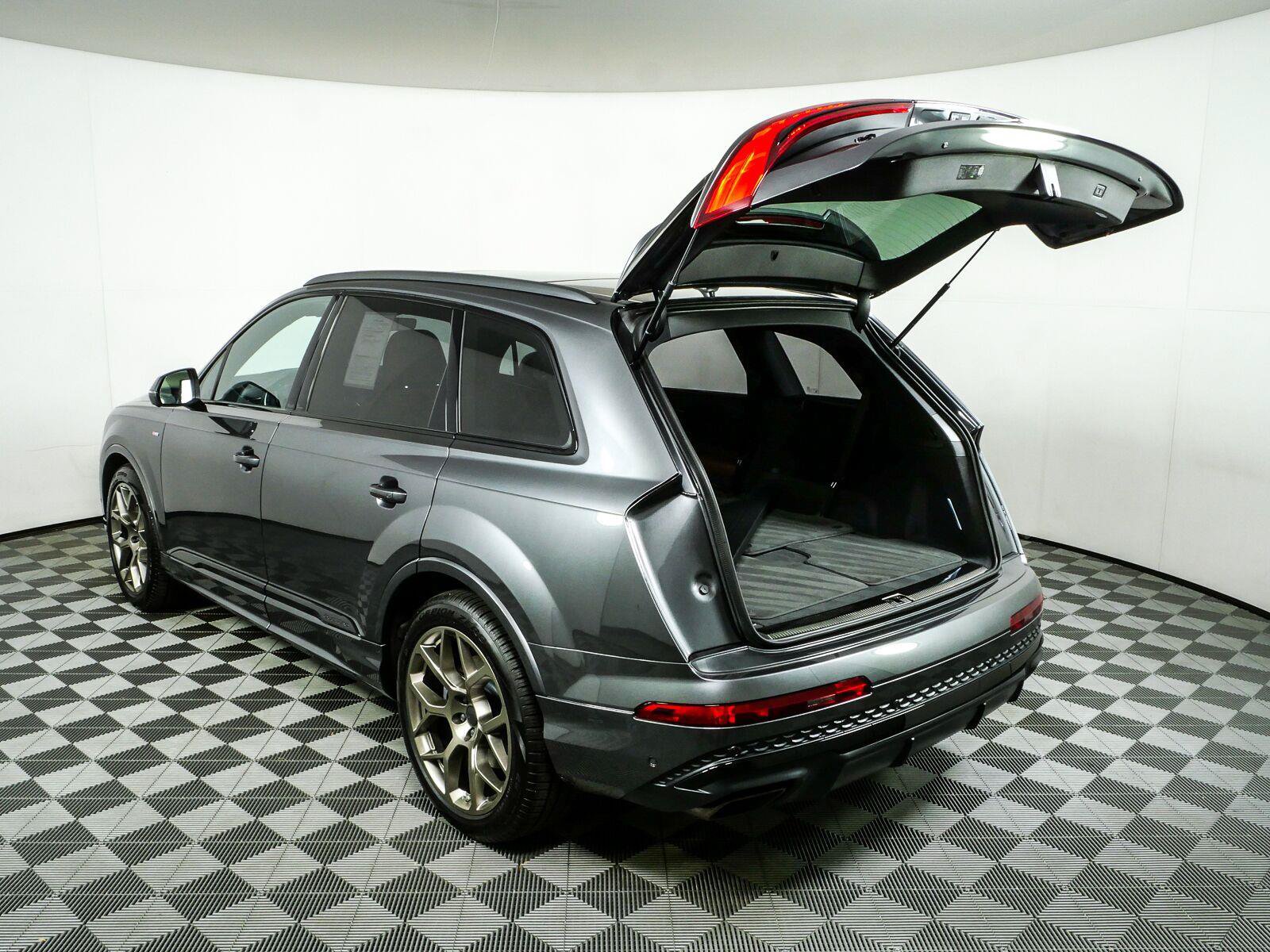 Used 2026 Audi Q7 Premium Plus AWD/4WD image 36