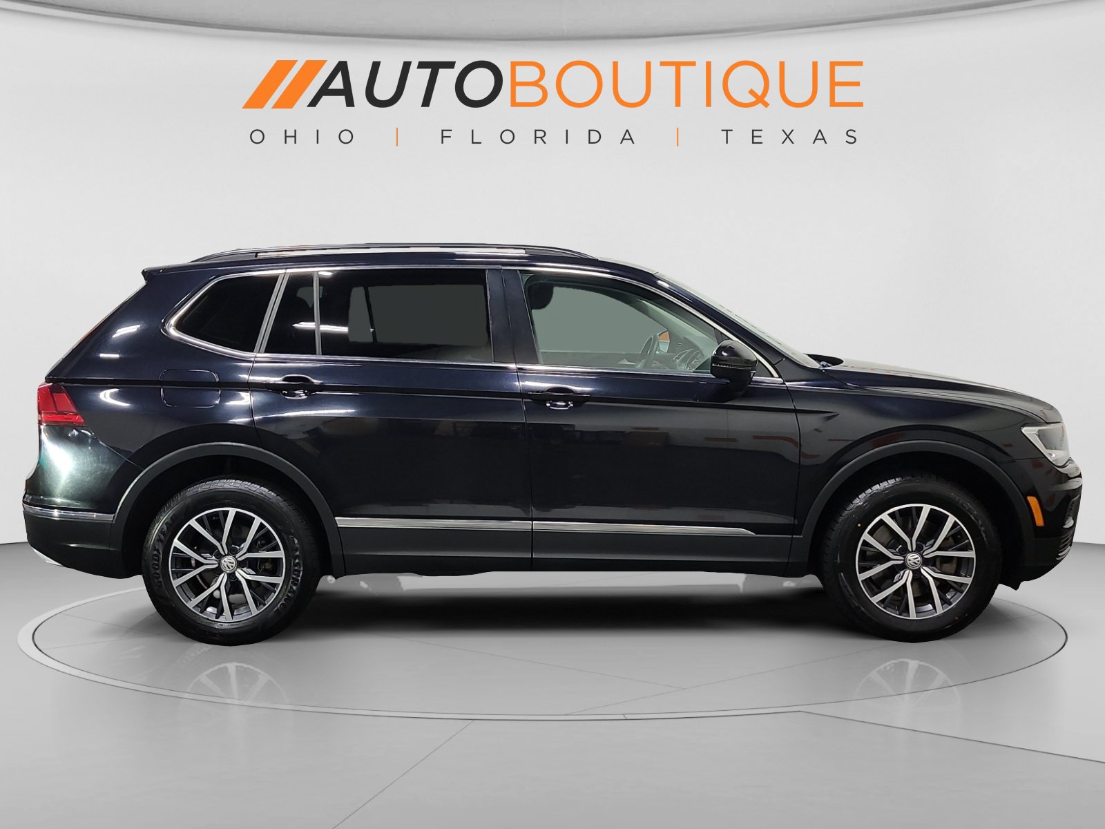 Used 2020 Volkswagen Tiguan SE w/ Panoramic Sunroof Package AWD/4WD image 6