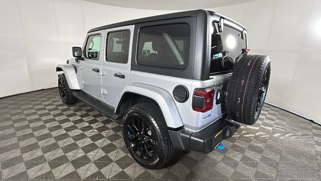 Used 2023 Jeep Wrangler Unlimited Sahara w/ Cold Weather Group AWD/4WD image 4