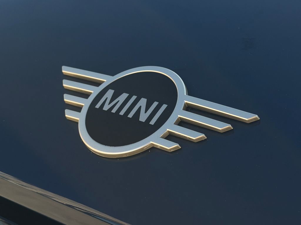 Used 2025 MINI Cooper 2-Door Hardtop image 14