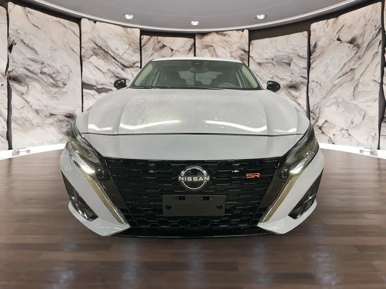 Used 2024 Nissan Altima 2.5 SR FWD image 8