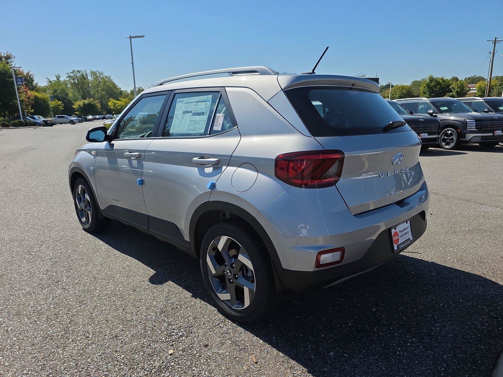 New 2026 Hyundai Venue SEL FWD image 8