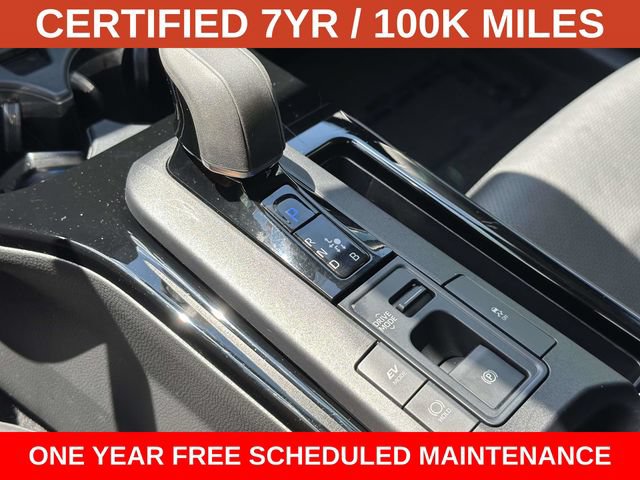 Used 2024 Toyota Prius XLE FWD image 23