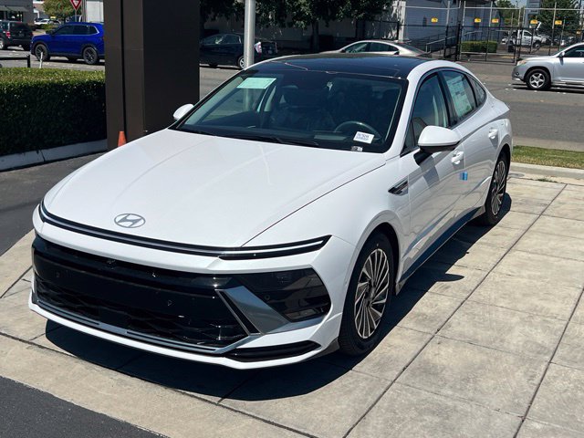 New 2026 Hyundai Sonata Limited FWD image 3