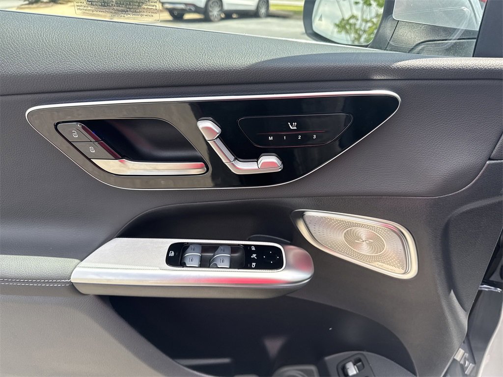 New 2025 Mercedes-Benz GLC 350e 4MATIC image 20