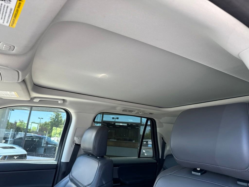 Used 2025 Ford Expedition Max Active AWD/4WD image 2