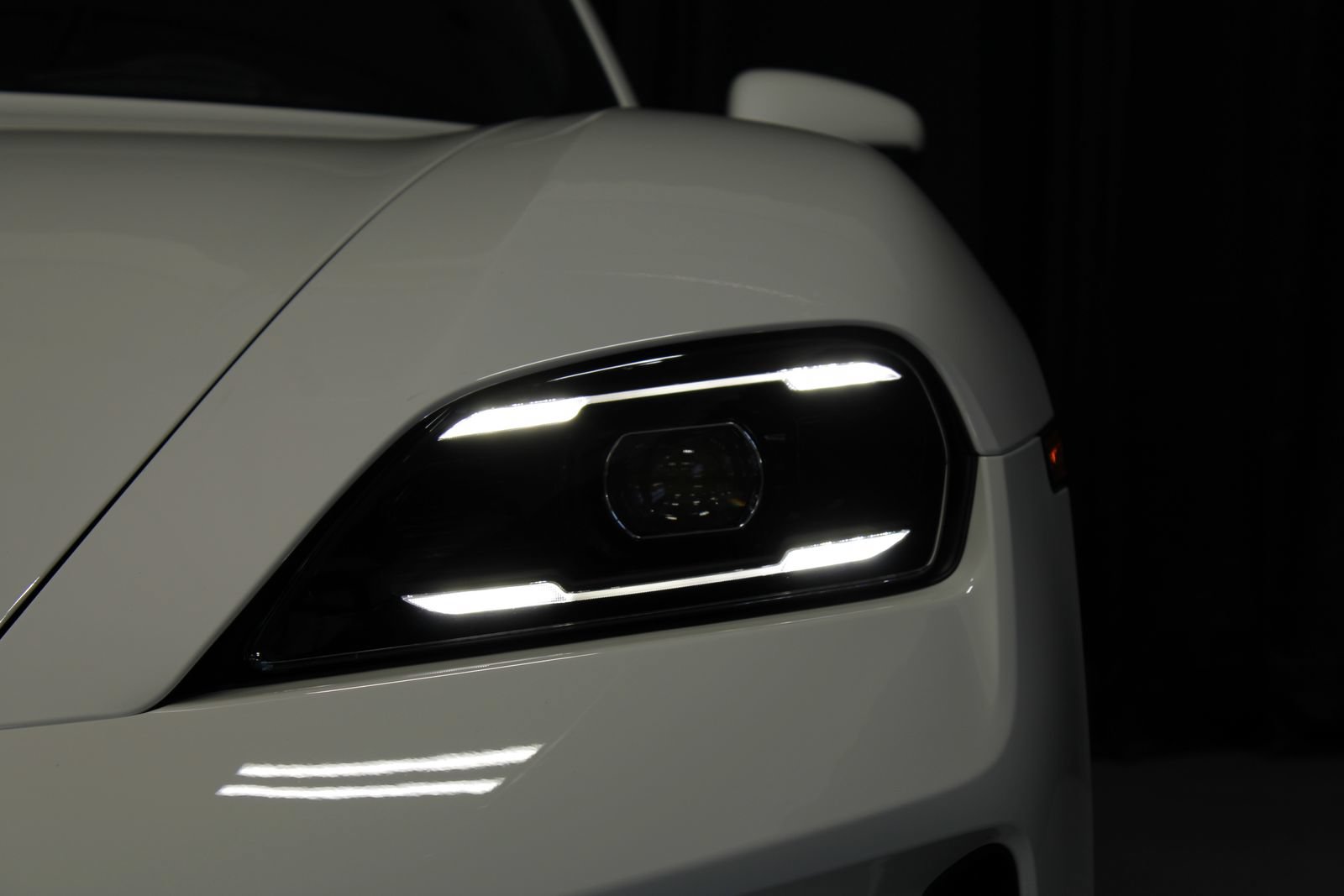 New 2026 Porsche Taycan AWD/4WD image 21