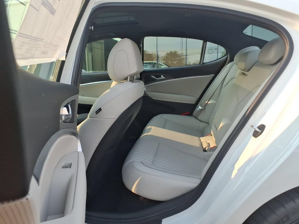 New 2026 Genesis G70 3.3T Sport Prestige RWD image 9