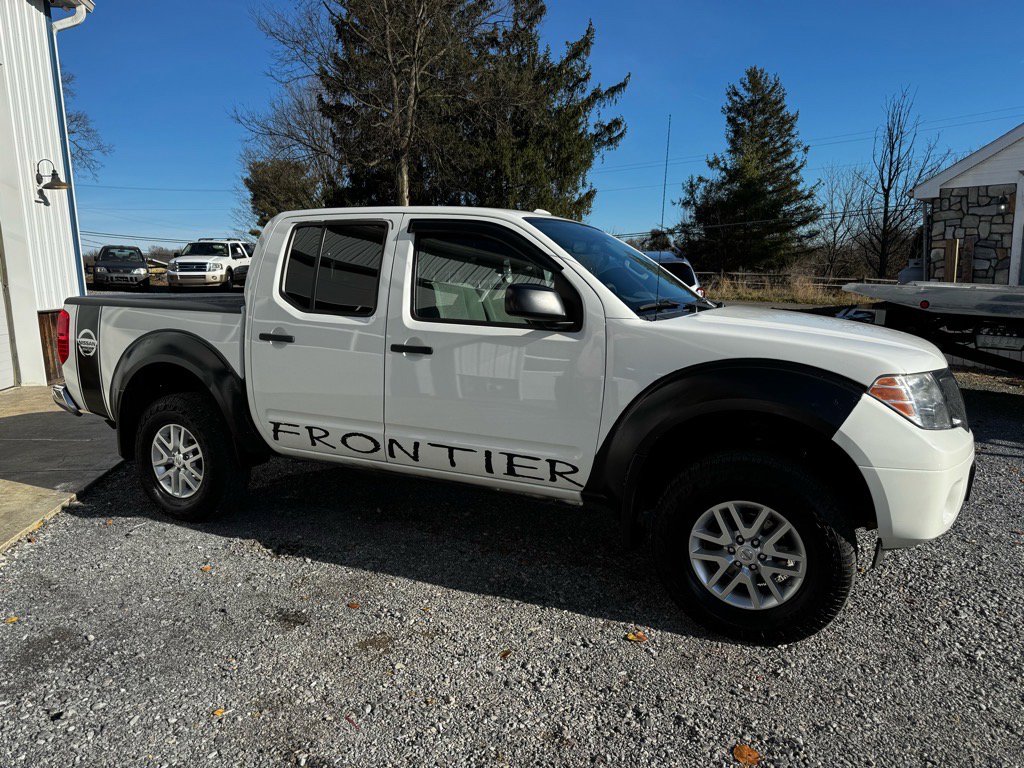 Used 2016 Nissan Frontier SV AWD/4WD image 2