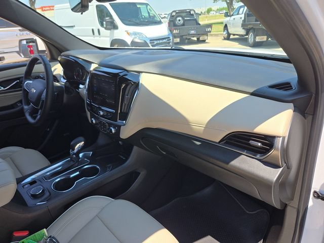 Used 2023 Chevrolet Traverse Premier FWD image 27