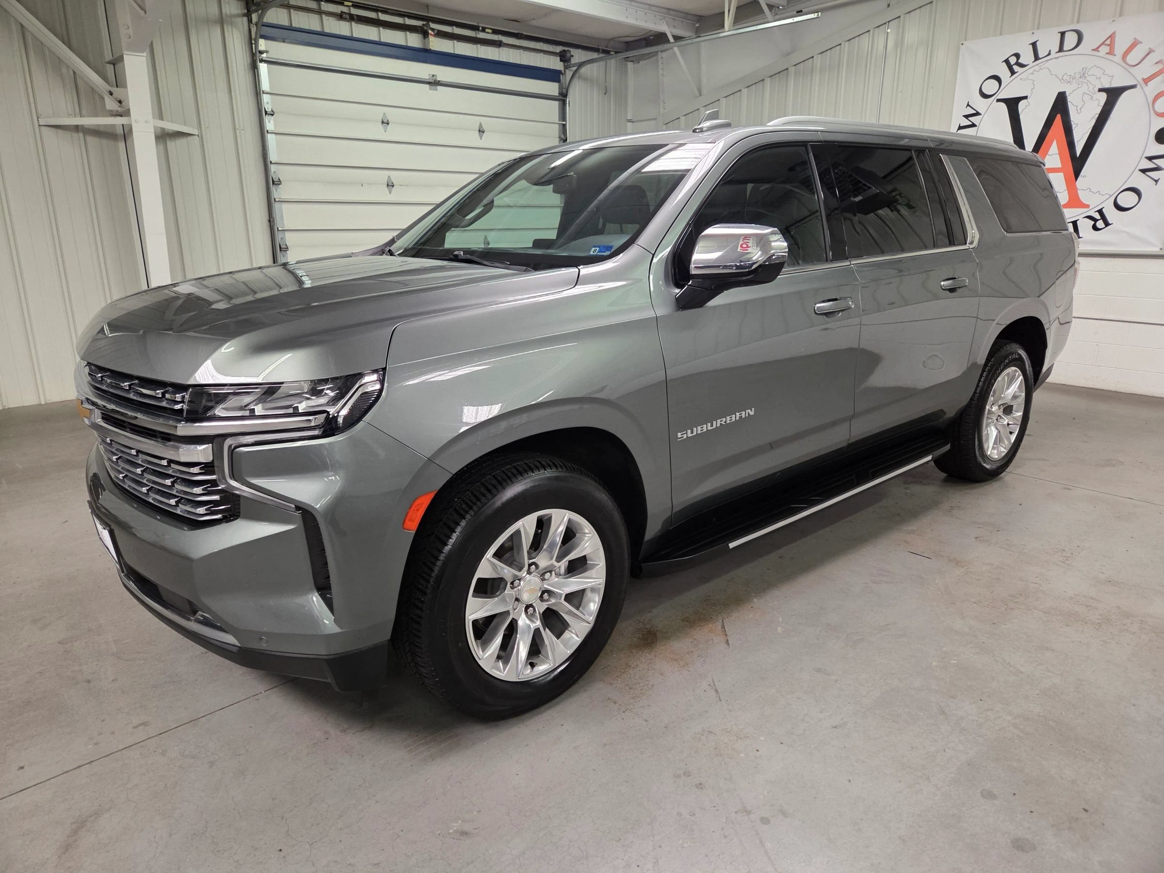 Used 2023 Chevrolet Suburban Premier RWD image 2