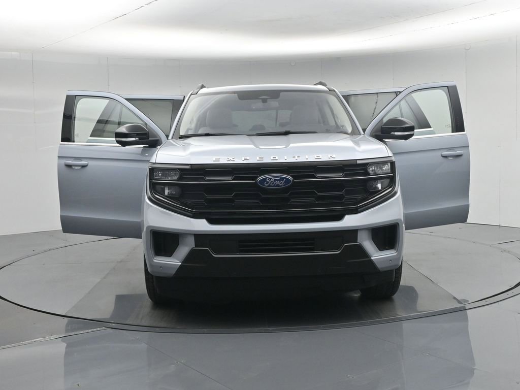 Used 2025 Ford Expedition Active image 38