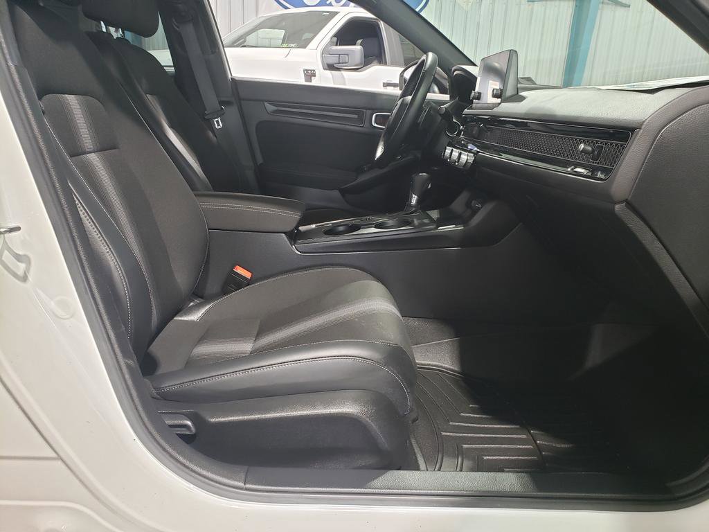 Used 2023 Honda Civic Sport image 16