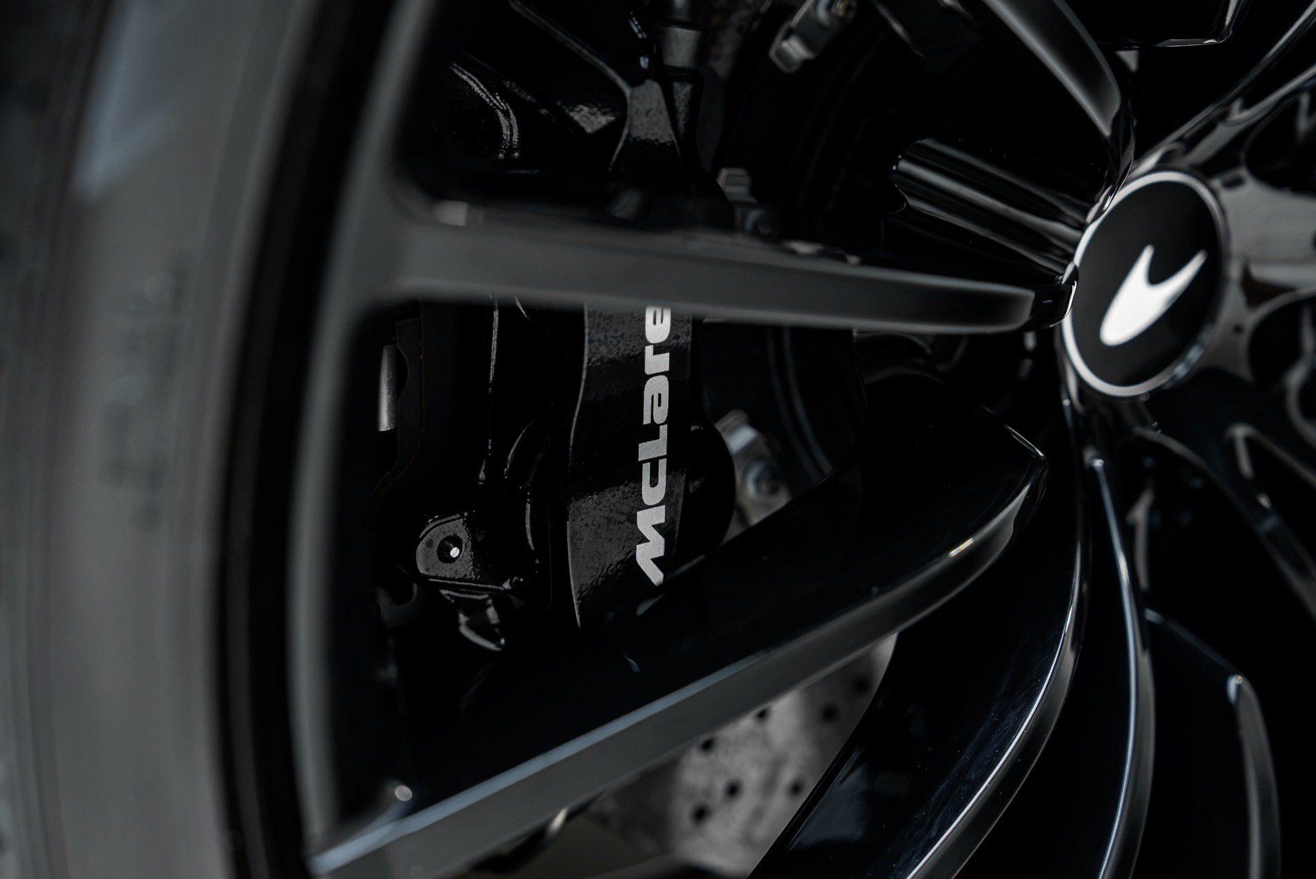 Used 2023 McLaren GT RWD image 30