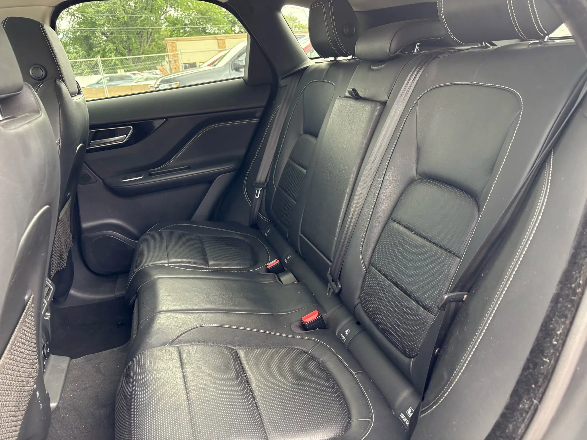 Used 2017 Jaguar F-PACE R-Sport image 14