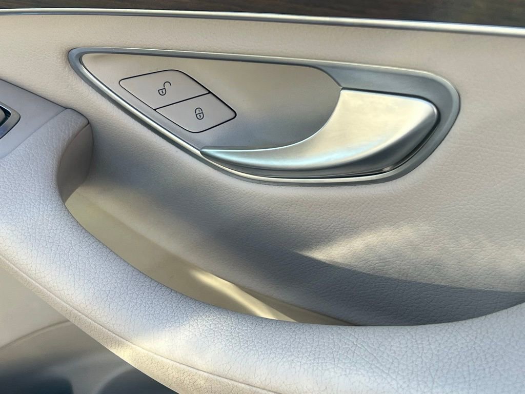 Certified 2022 Mercedes-Benz GLC 300 4MATIC image 30