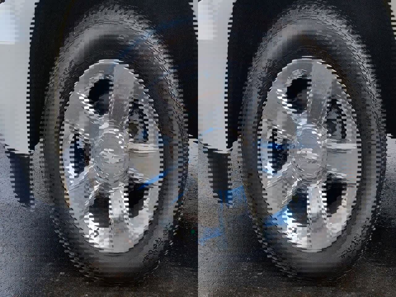 Used 2019 Chevrolet Suburban Premier image 13