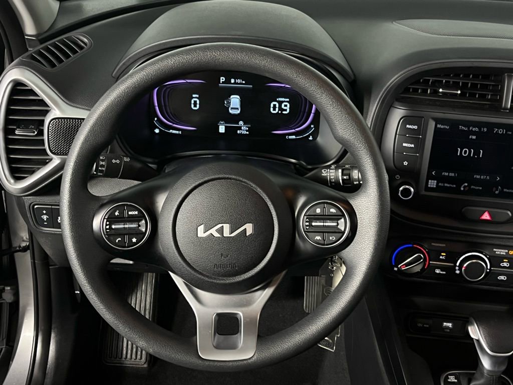 Used 2025 Kia Soul LX image 14