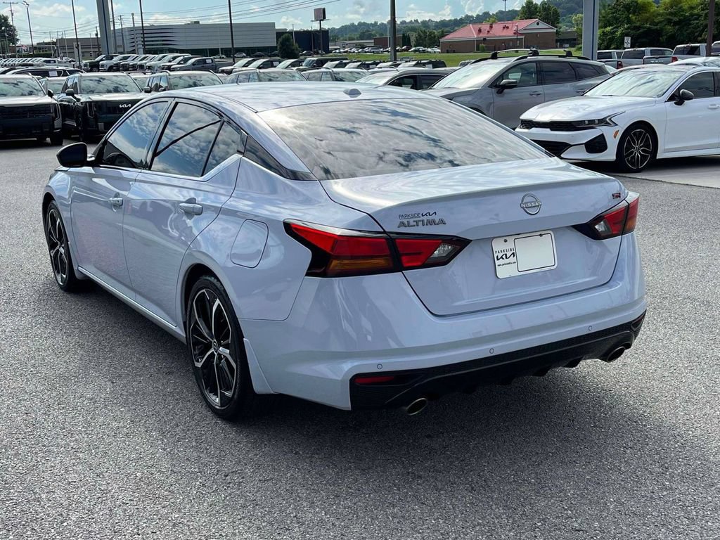 Used 2024 Nissan Altima 2.5 SR w/ SR Premium Package FWD image 28