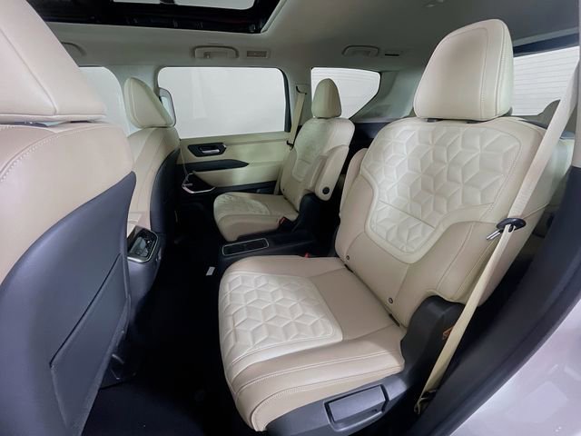 New 2026 Nissan Armada Platinum image 15