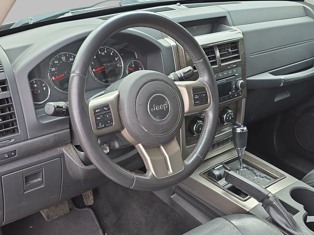 Used 2012 Jeep Liberty Limited Jet AWD/4WD image 17