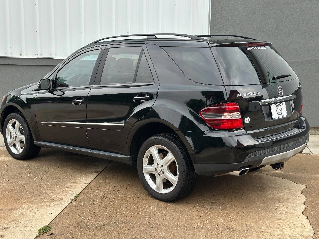 Used 2008 Mercedes-Benz ML 320 4MATIC w/ P1 Pkg image 8