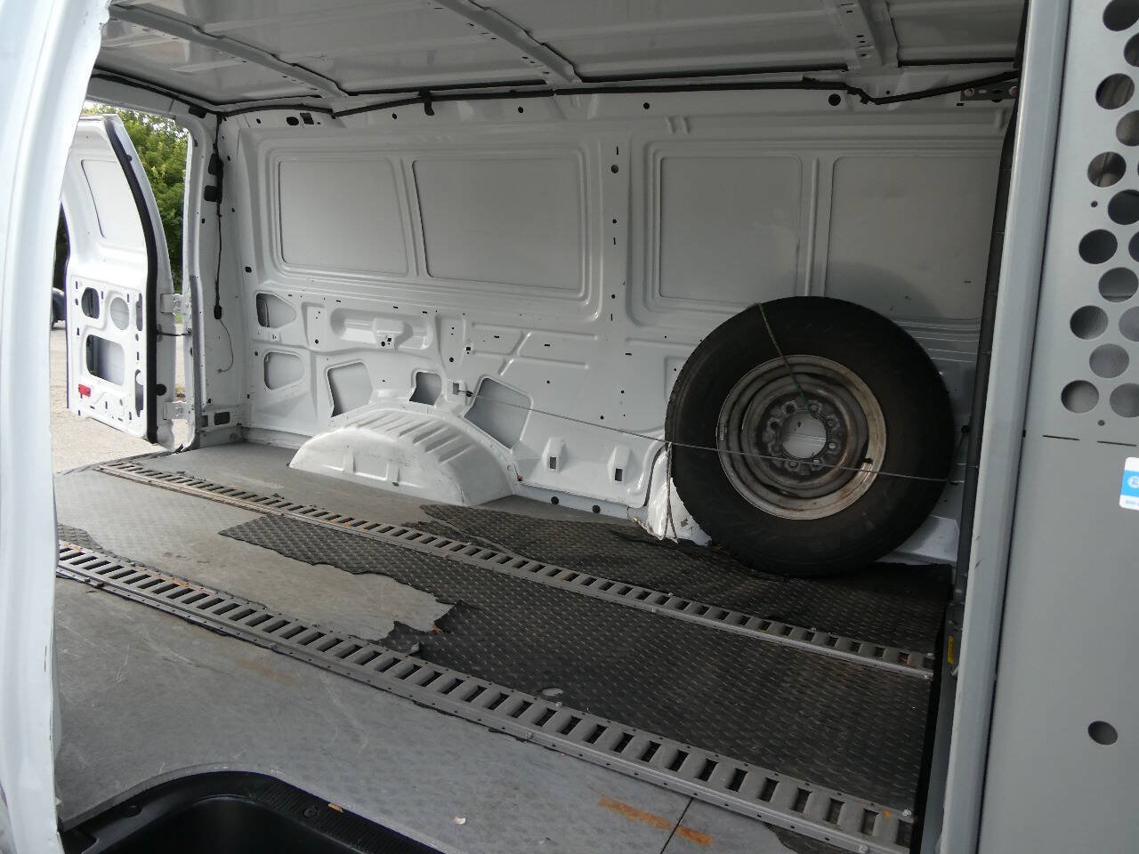 Used 2012 Ford E-250 and Econoline 250 w/ Commercial Cargo Van Pkg RWD image 24