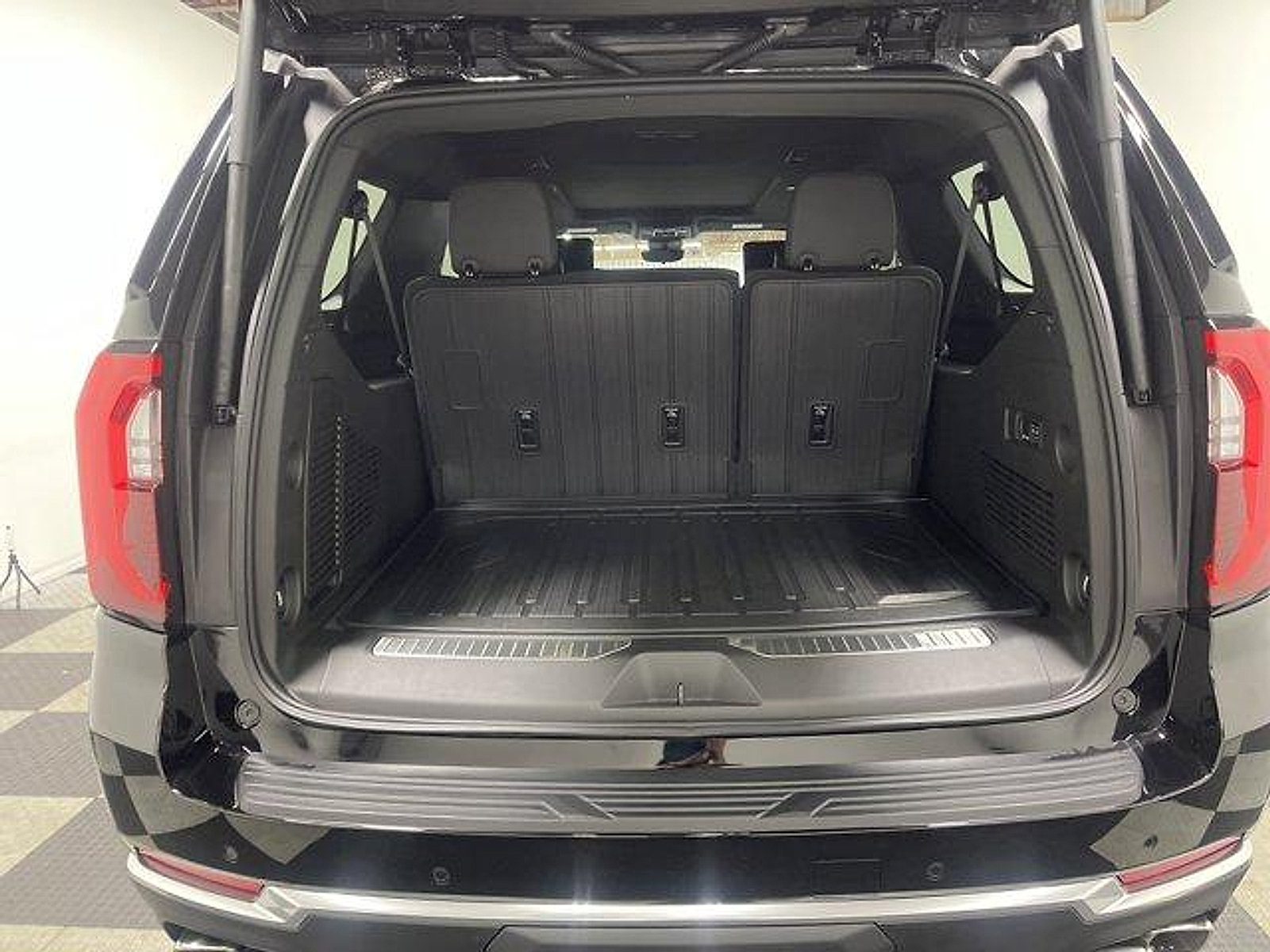 New 2026 GMC Yukon XL Denali w/ Denali Reserve Package AWD/4WD image 13