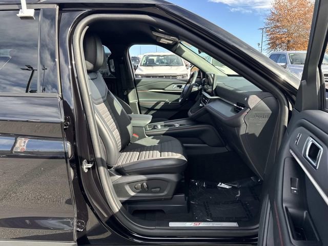 Used 2025 Ford Explorer ST-Line image 12