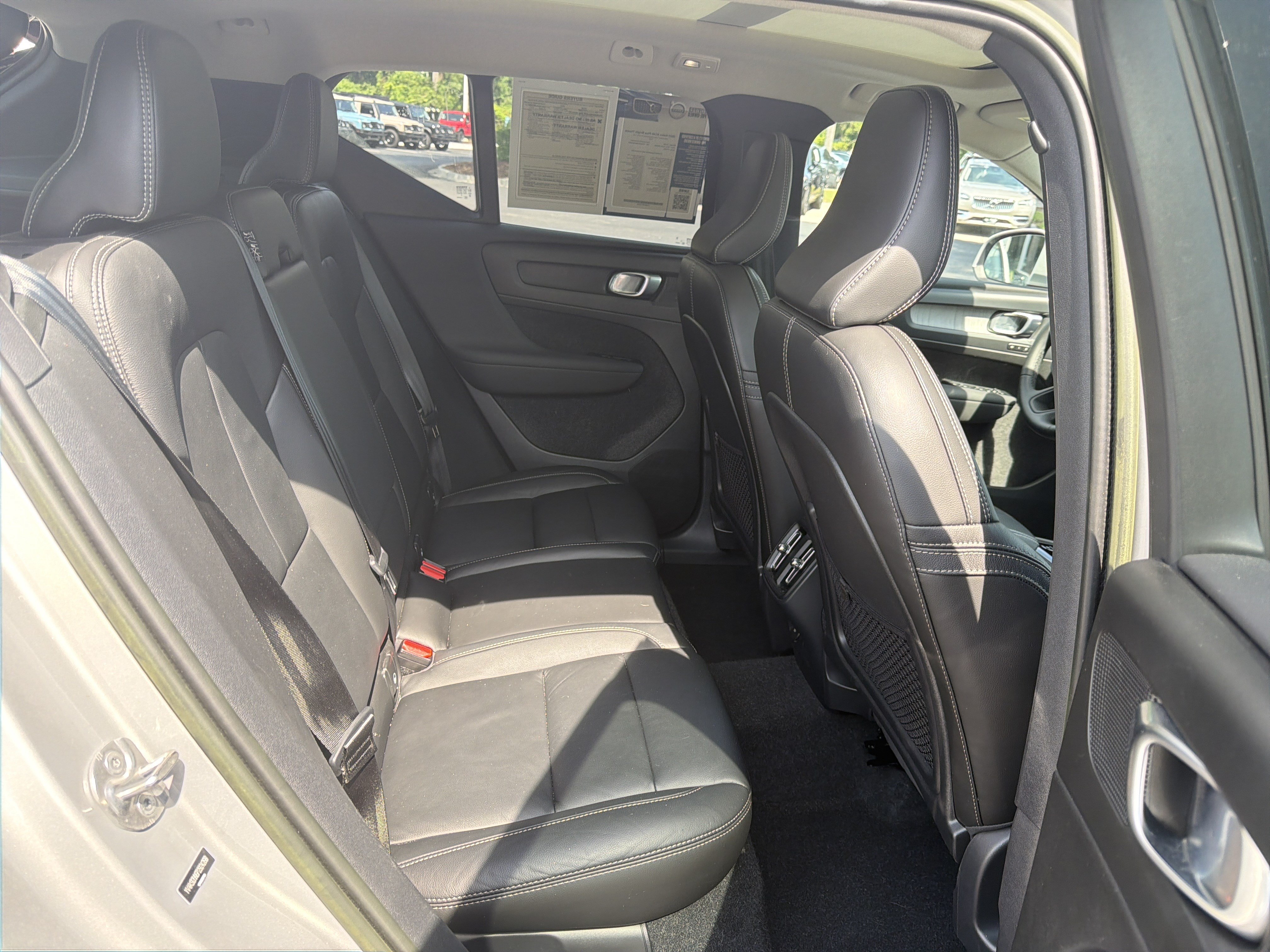 Certified 2023 Volvo XC40 B4 Plus w/ Driver Assist Package FWD image 35