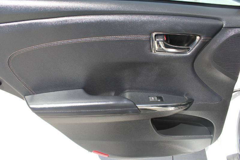 Used 2018 Toyota Avalon Touring w/ Carpet Mat Package FWD image 13