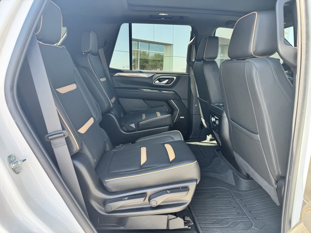 Used 2024 GMC Yukon AT4 w/ Technology Package image 15
