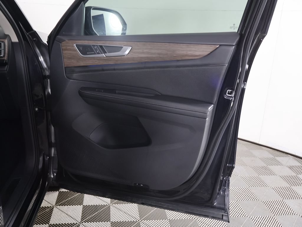 Used 2024 Volkswagen Atlas SEL Premium R-Line AWD/4WD image 27
