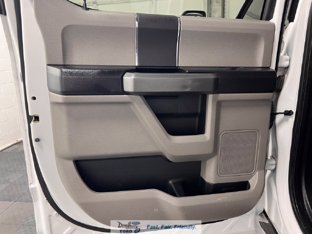 Used 2016 Ford F150 XLT AWD/4WD image 27