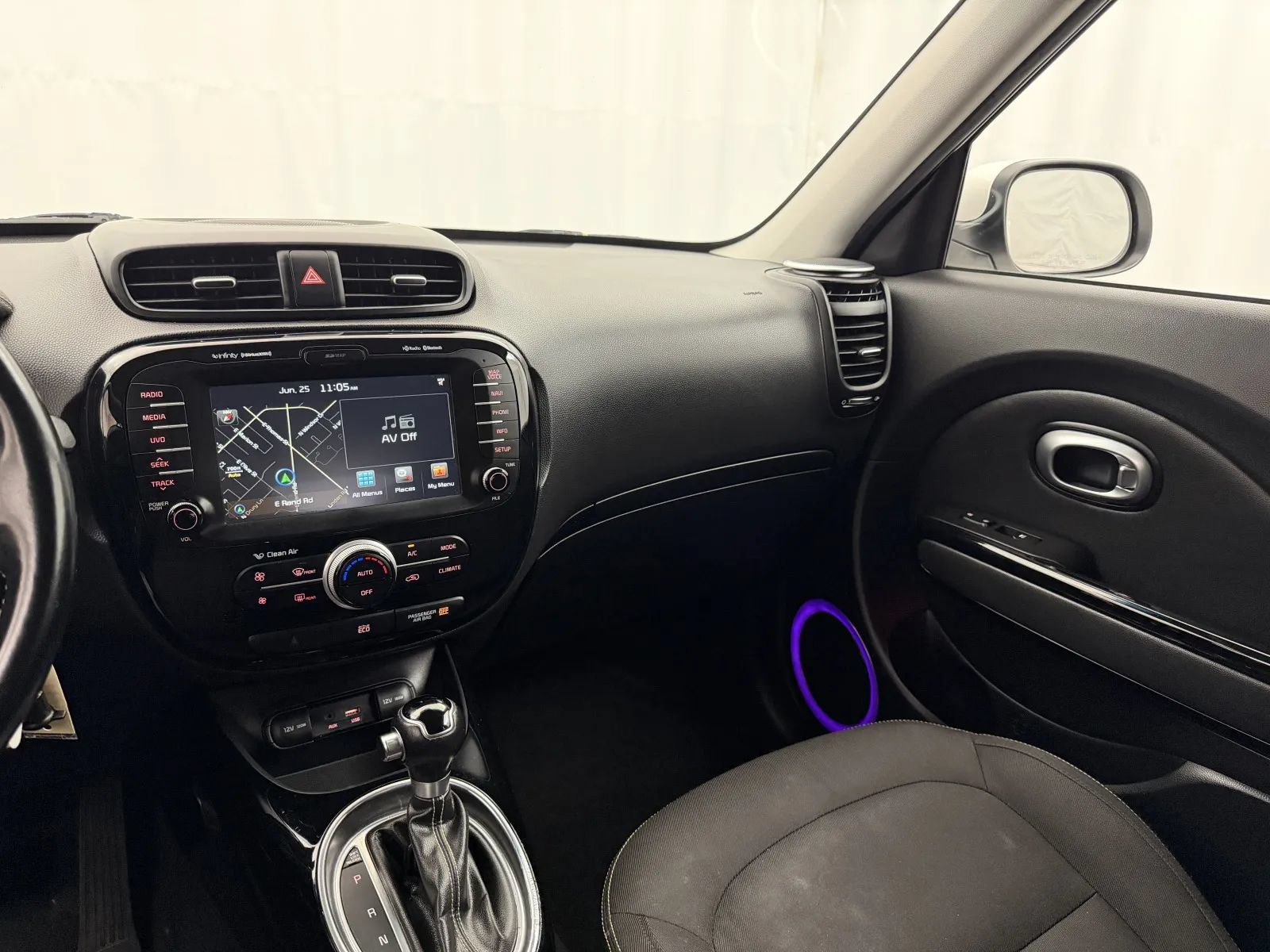 Used 2016 Kia Soul + w/ Audio Package FWD image 16