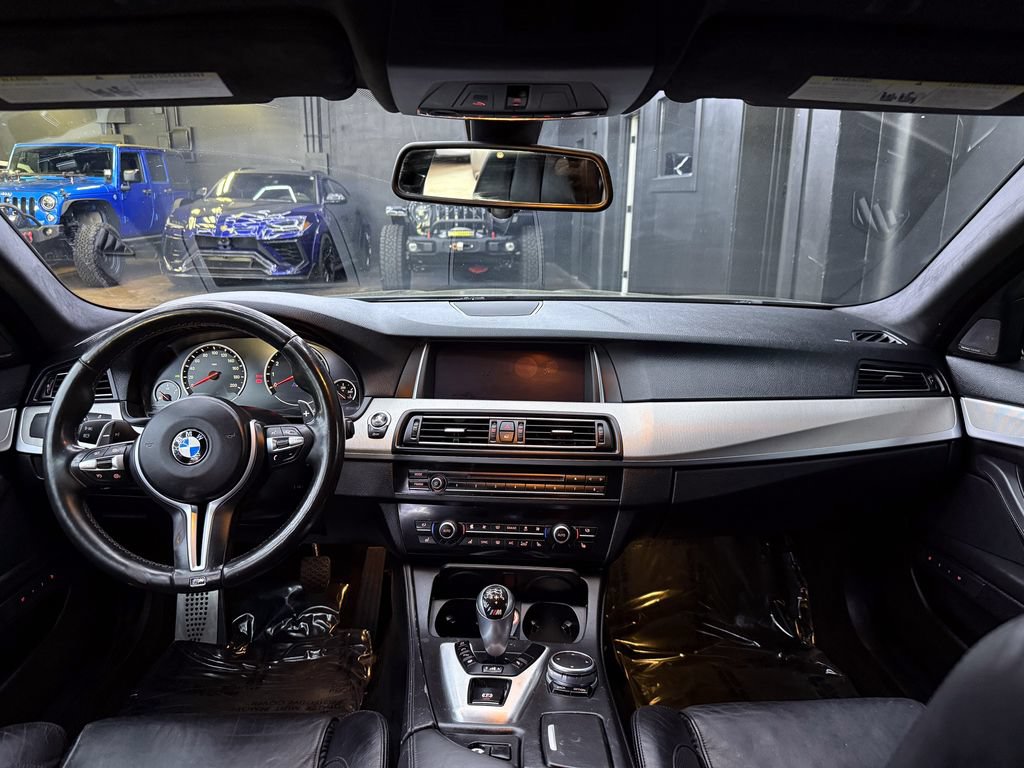 Used 2015 BMW M5 RWD image 20