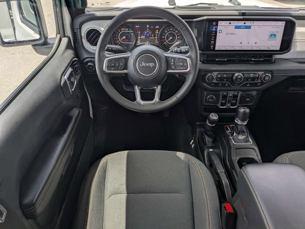 Used 2025 Jeep Wrangler Unlimited Sahara AWD/4WD image 14