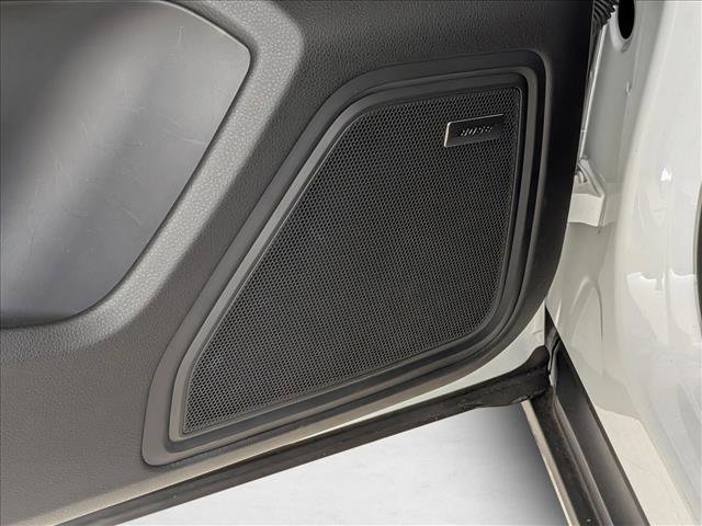 Certified 2025 Porsche Macan Turbo image 14