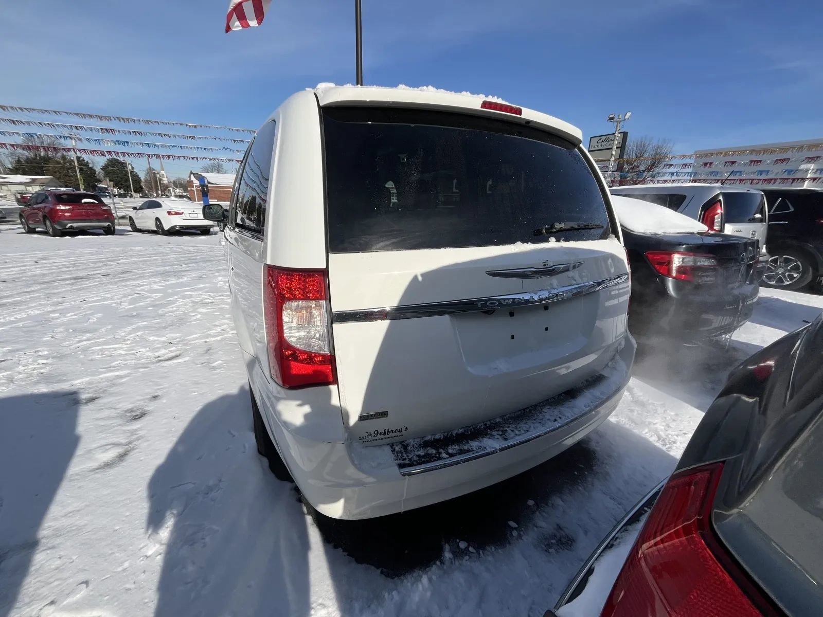 Used 2012 Chrysler Town & Country Touring w/ Entertainment Group #1 image 5