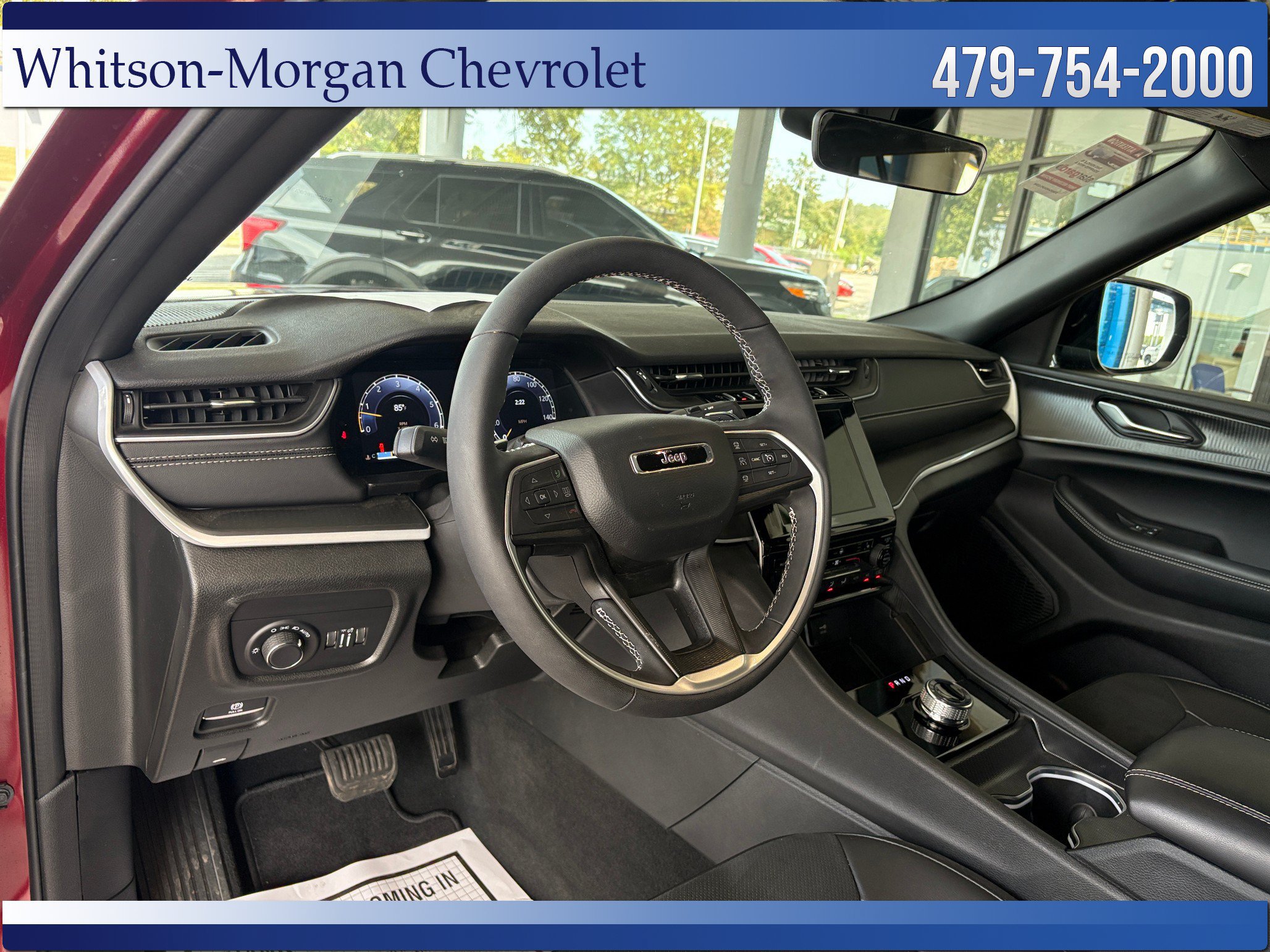 Used 2025 Jeep Grand Cherokee Altitude AWD/4WD image 10