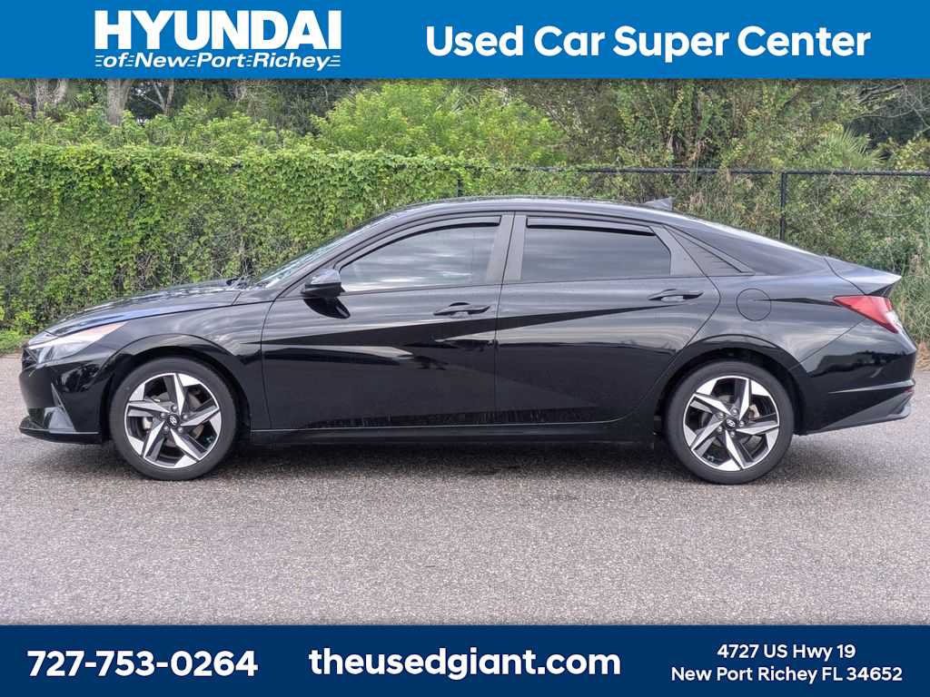 Certified 2023 Hyundai Elantra SEL w/ Convenience Package FWD image 2